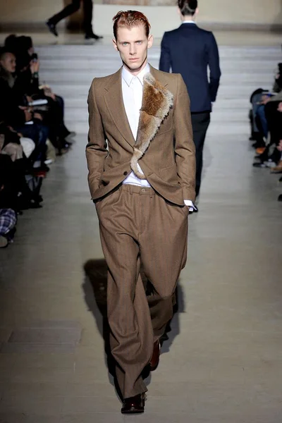 Look 5
